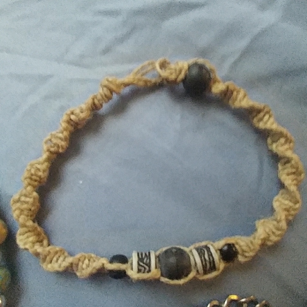 Random bracelets - Picture 3 of 6